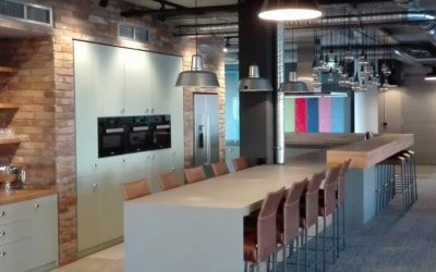 Furnier mit Betonoberfläche. Ein Workshop